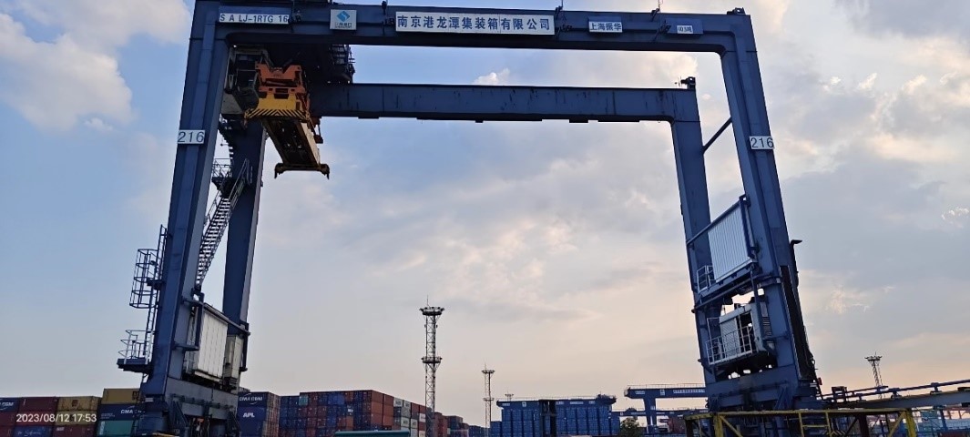 轮胎吊7.jpg 轮胎吊7.jpg