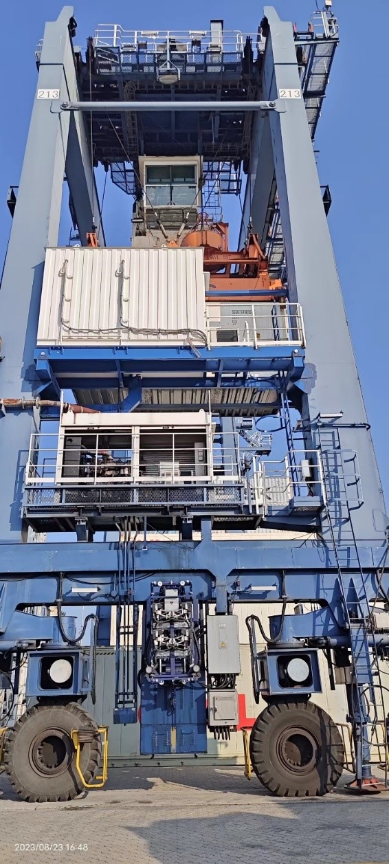 轮胎吊8.jpg 轮胎吊8.jpg